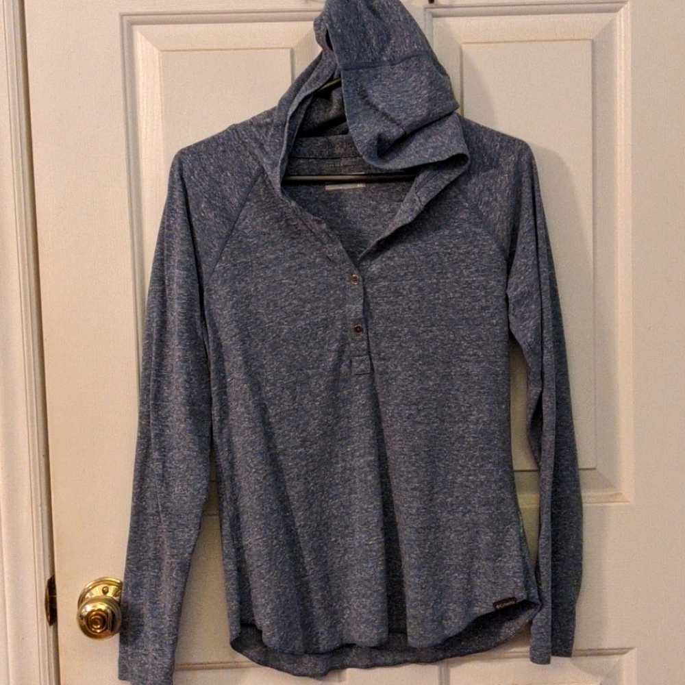 Columbia hooded shirt